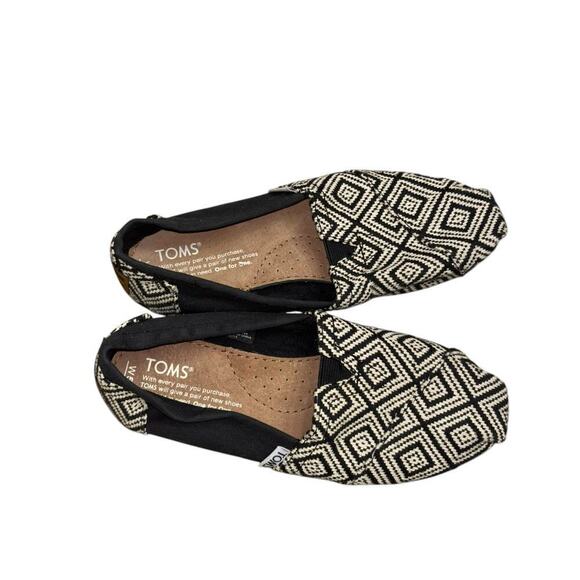 Tom’s Geometric Black White Diamond Slip On Flats Womens 5 Comfort Casual Hippie - Picture 2 of 10